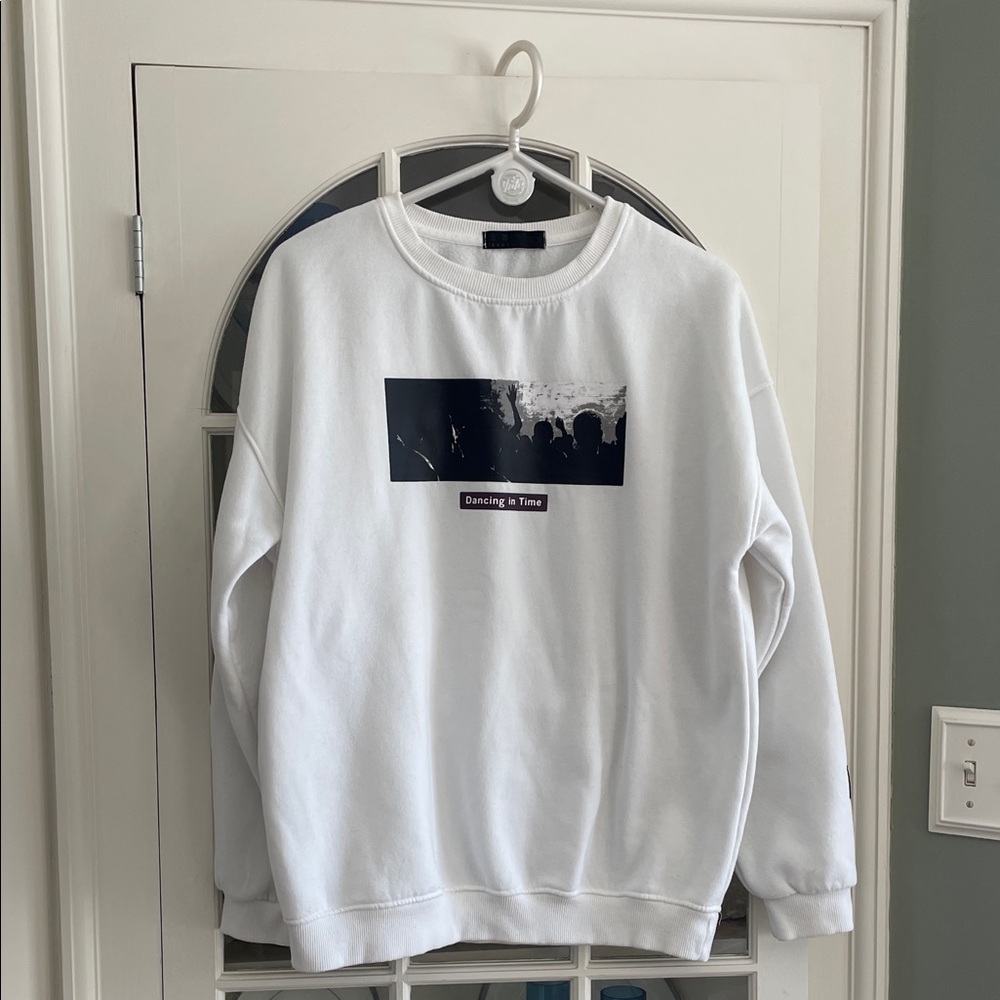 White Graphic Women’s Sweatshirt